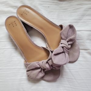 These lilac pretty shoes are all you need!
